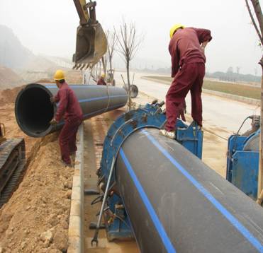 深圳市宝安区茜坑水库排洪河综合整治工程，放在排水管工地那边