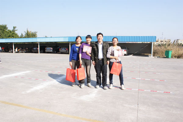 2011年元旦趣味运动会集锦-跳绳女子前三合影