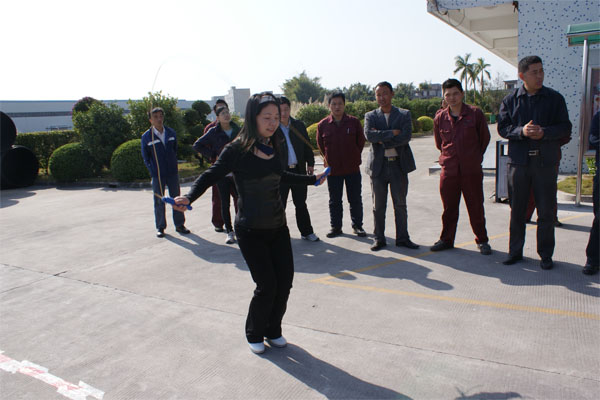 2011年元旦趣味运动会集锦-跳绳赛场1