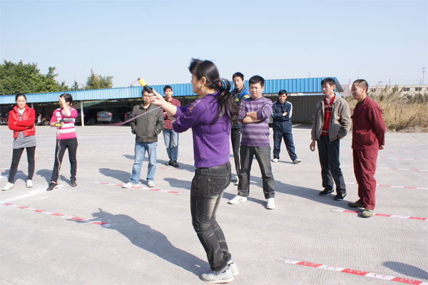 2011年元旦趣味运动会集锦-跳绳赛场2